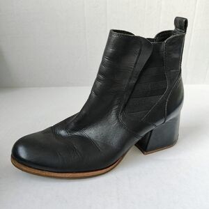 Kork-Ease Albin Black Leather Stacked Heel Women's Ankle Boots Sz 9